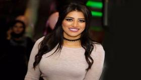 هايدي موسى تؤدي مناسك العمرة مع والدتها